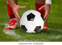 到哪也没俱乐部挣得多！就算让杜峰当广东蓝协主席！或国家队教练能给他开300一500万人民币！可能吗？杜峰当国家队主教练兼广东主教练的。国家队教练的钱够买烟抽吧！都是小零头。＂