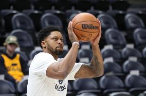 脱颖而出的 脱颖而出的